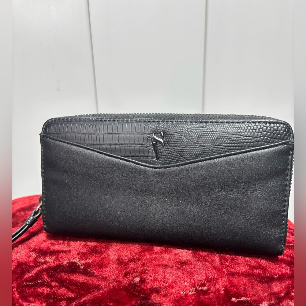 Vera Wang black long wallet